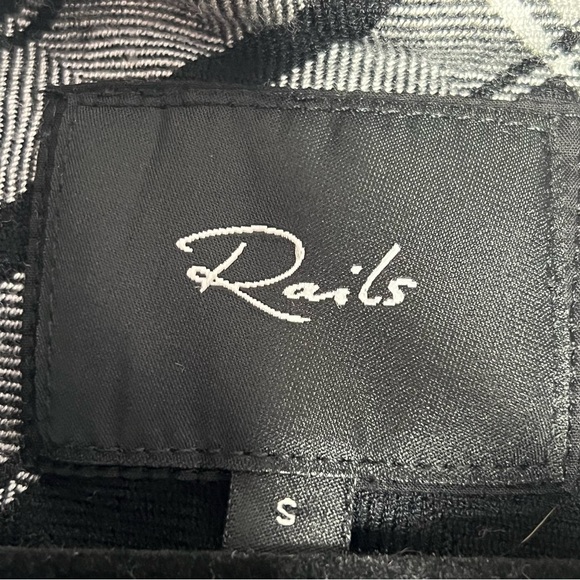 Rails Black and White Plaid Button down Hunter Shirt size Small - Picture 4 of 6